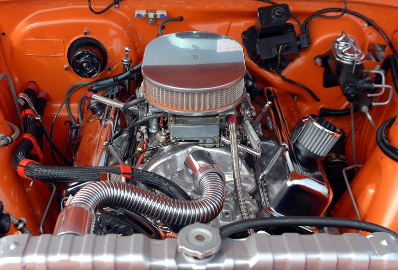 garagiste-ROURE-min_car-engine-1738309